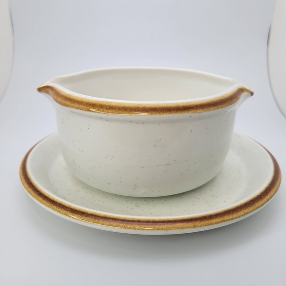 Vintage Mikasa Natural Beauty C9000 Gravy Boat with Underplate Stoneware - Picture 6 of 9